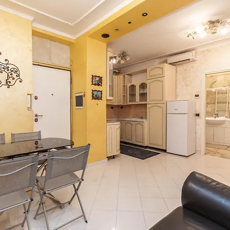 Apartment Trilocale - 4 Minuti Stazione Treni Genua