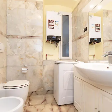 Trilocale - 4 Minuti Stazione Treni Apartment *